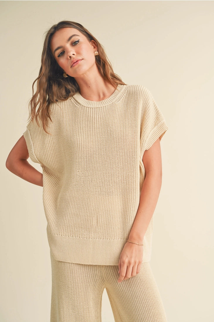 Light Weight Round Neck Knitted Top